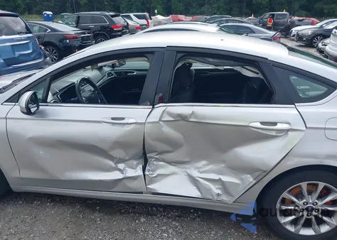 2017 Ford Fusion Se z USA, uszkodzony, nr VIN 3FA6P0H76HR410875